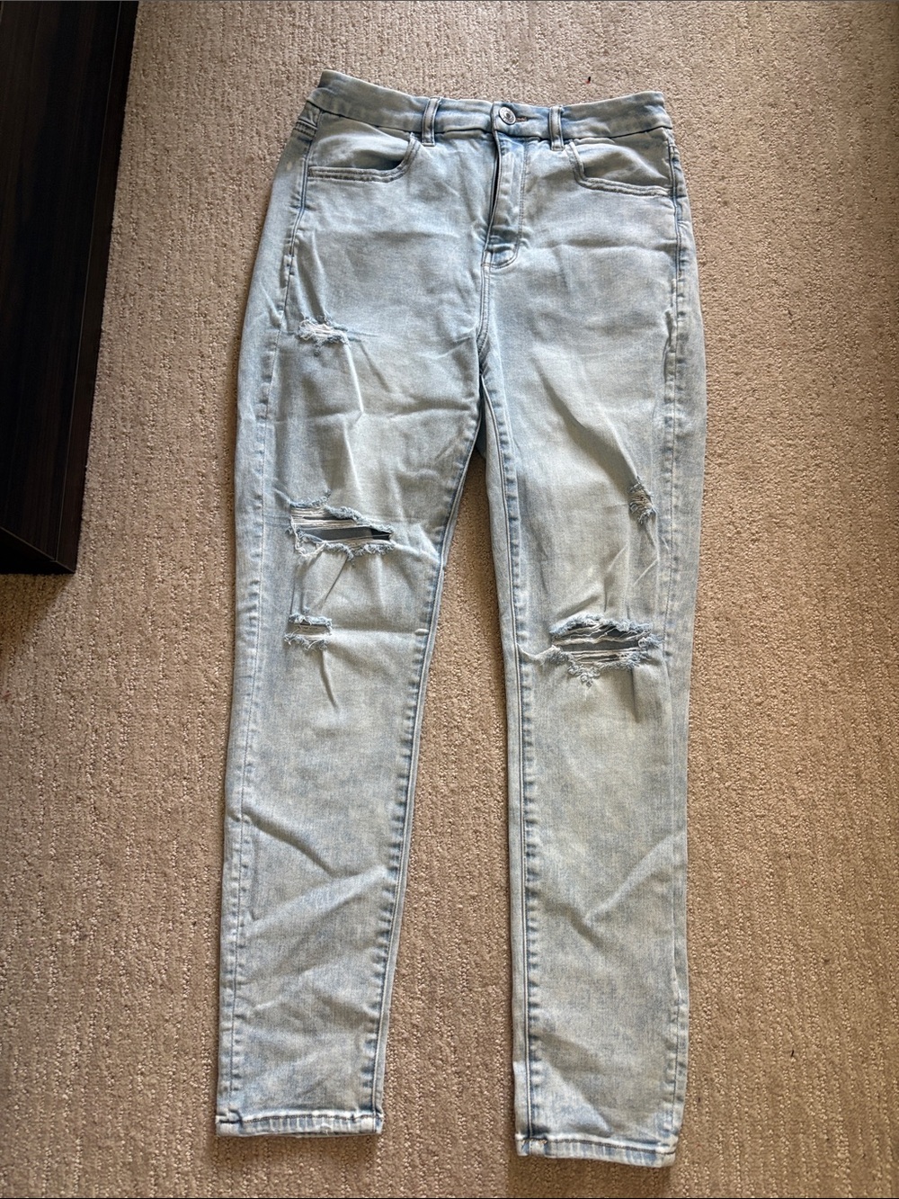 American Eagle Outfitters Light Wash Ripped Skinny Jeans